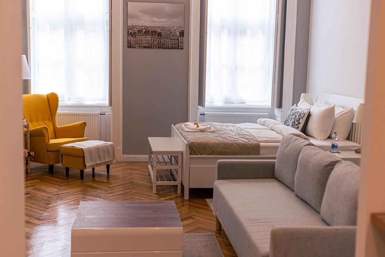 Joy Apartments On Kiraly Street Budapest Exterior photo