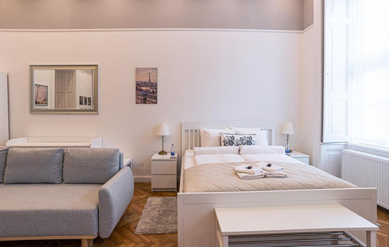 Joy Apartments On Kiraly Street Budapest Exterior photo