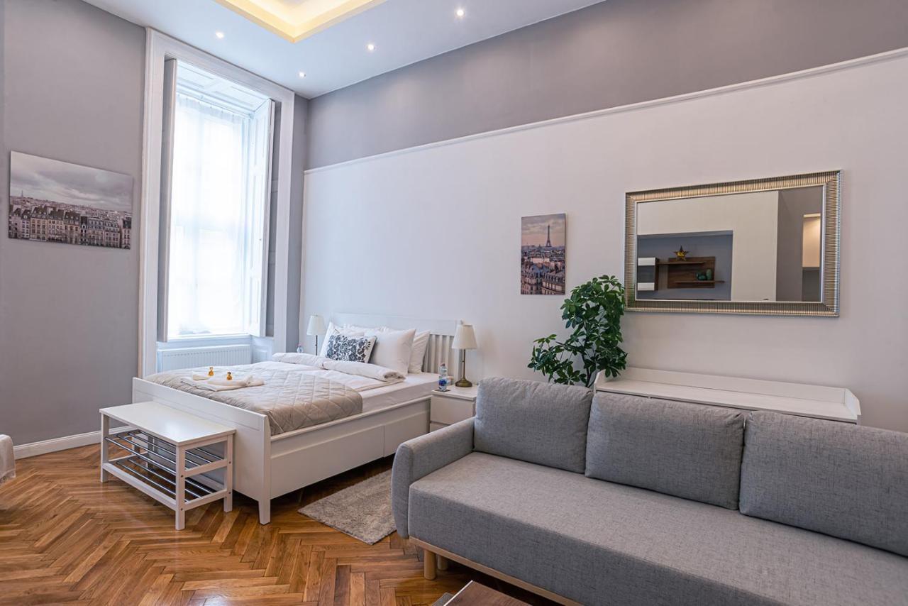 Joy Apartments On Kiraly Street Budapest Exterior photo