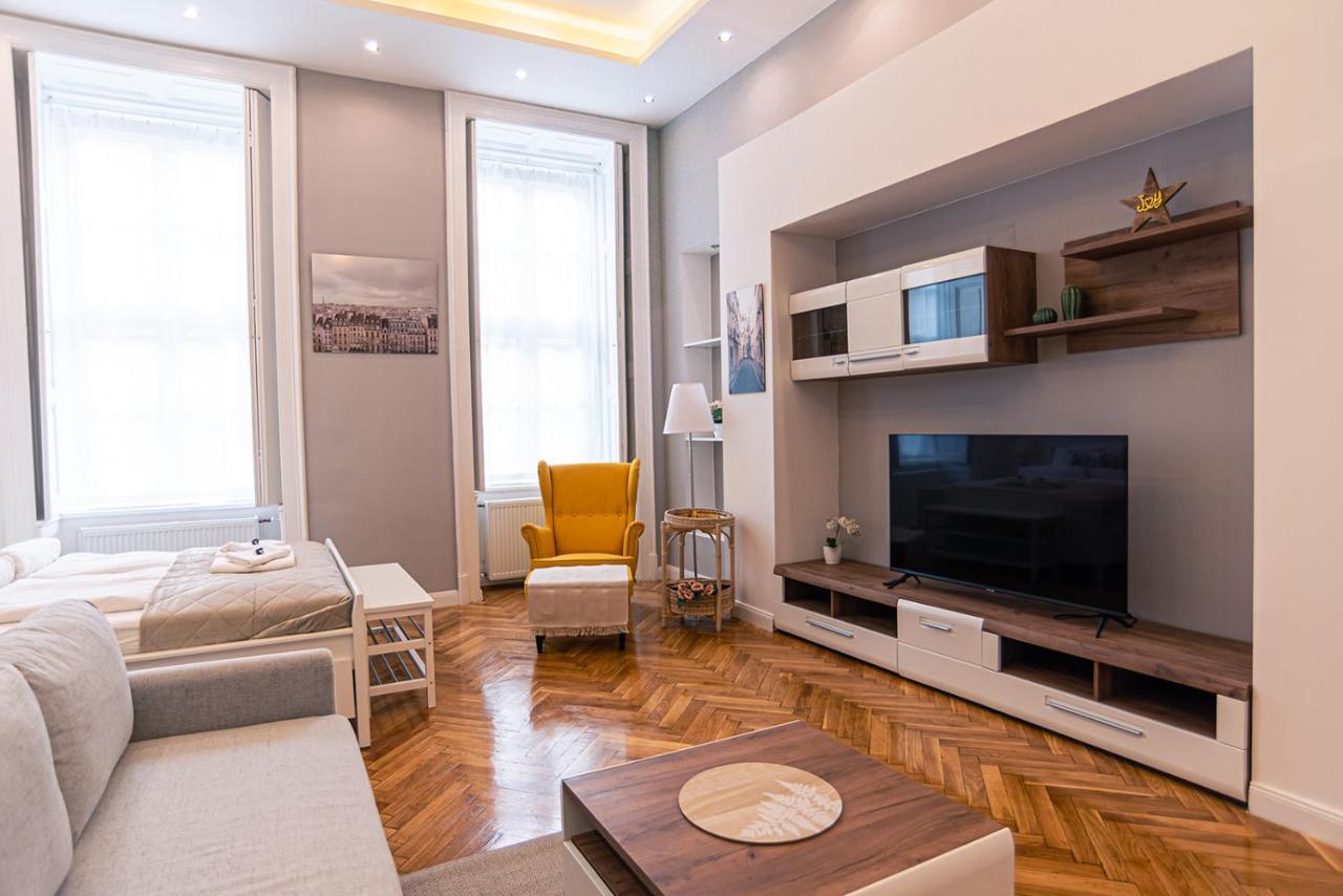 Joy Apartments On Kiraly Street Budapest Exterior photo