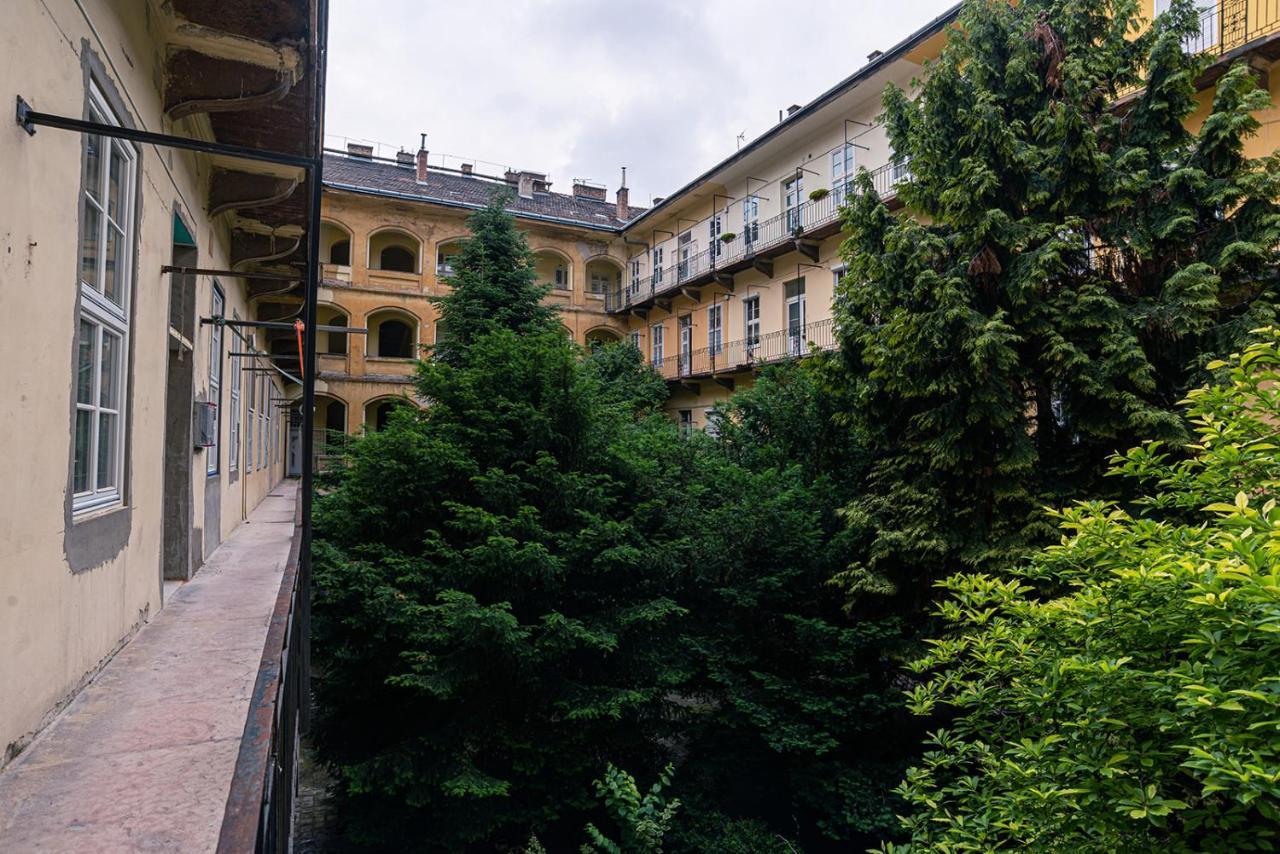 Joy Apartments On Kiraly Street Budapest Exterior photo